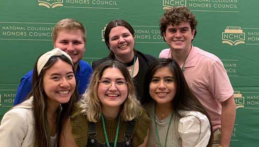 Honors students pose at the NCHC Conference