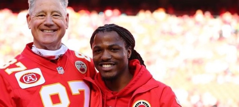 Alumnus Soaks in Arrowhead Atmosphere in Pregame Recognition